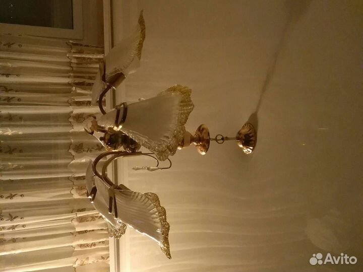 Люстра пятирожковая, красивая