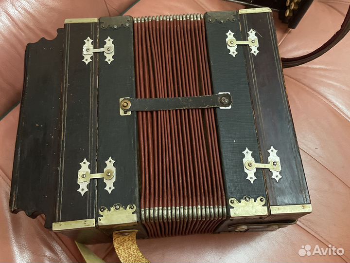 Гармонь старинная