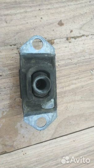 Подушка коробки Renault Logan 2 седан 1.6 К7М 2015