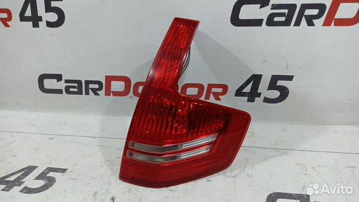 Фонарь задний правый б/у для Citroen C4 (6351T8)