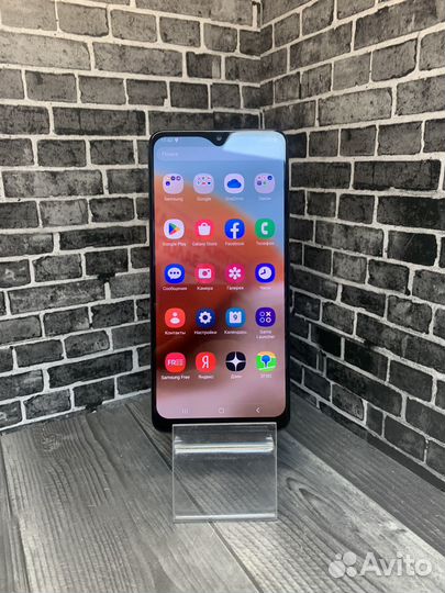 Смартфон a32