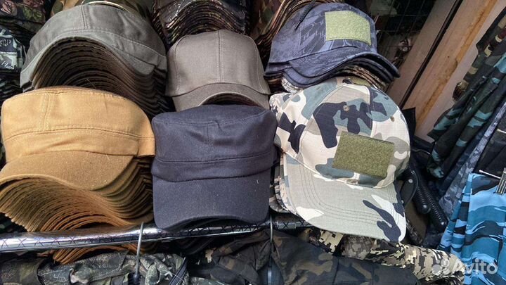 Кепки в ассортименте