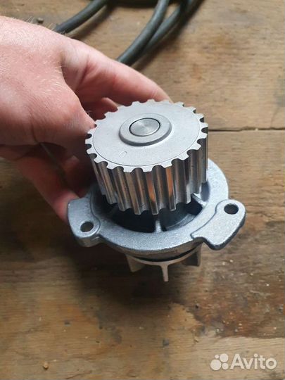 Новая помпа ваз 2112-приора