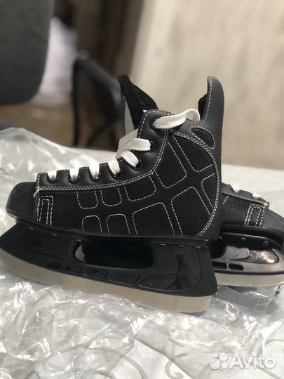 Коньки хоккейные