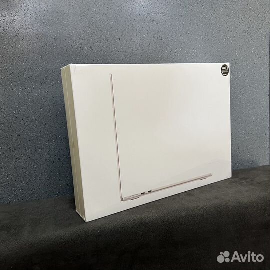 MacBook Air 13.6 8/256Gb 2022г