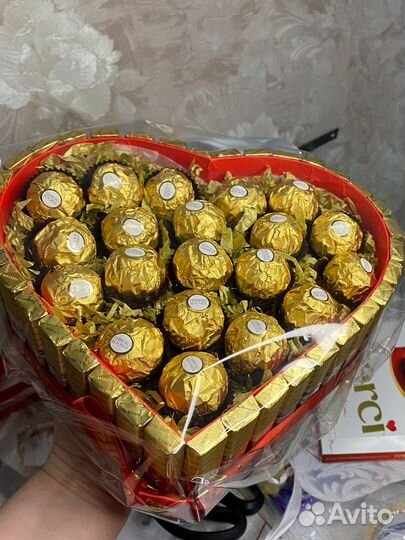 Сладкий подарок девушке маме