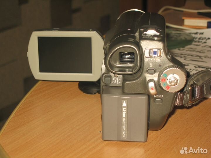 Видеокамера Panasonic VDR-D150