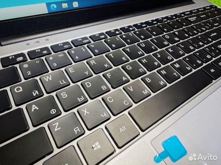 Новый ноутбук Core i7-7500U / 16Gb / 512ssd