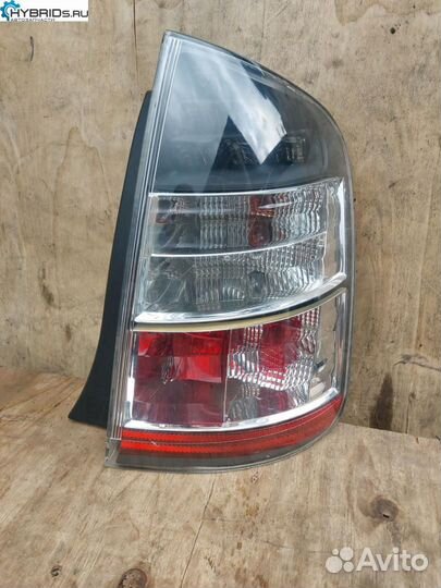 Фонарь задний правый Toyota Prius 2 NHW20 2005