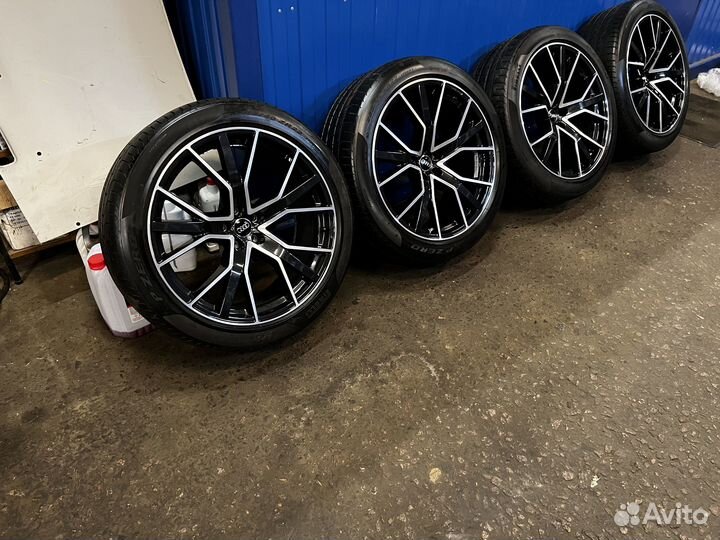 Оригинальный комплект колёс Audi Q8 R22