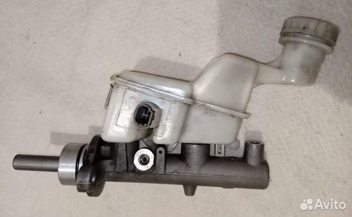 Главный тормозной bydf3-3505200 с бачком на BYD F3