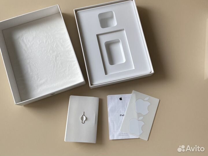 Коробка от iPad iPad mini скрепка и наклейки