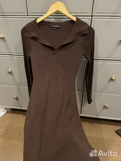 Трендовое платье в рубчик