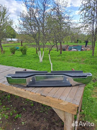 Задний бампер Nissan NP300