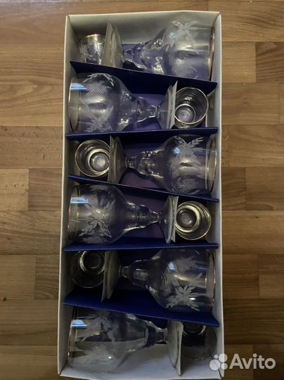 Набор рюмок и фужеров