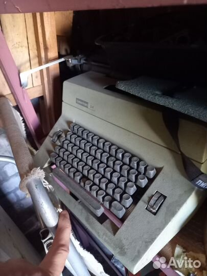 Печатная пишущая машинка