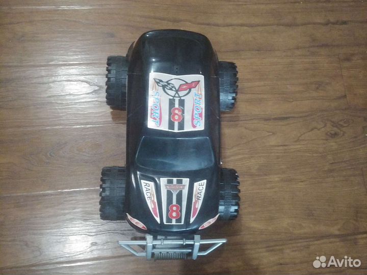 Игрушечная Машинка