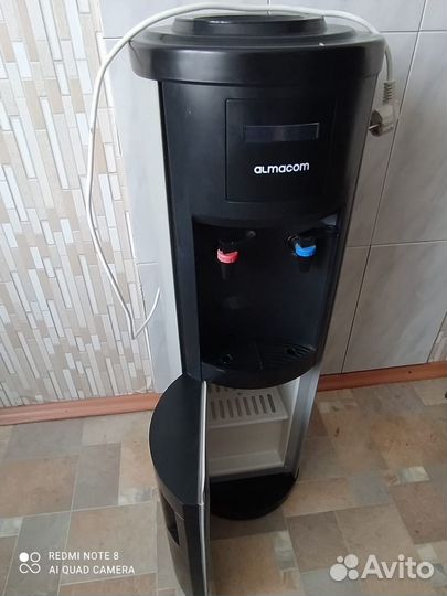 Куллер для воды напольный