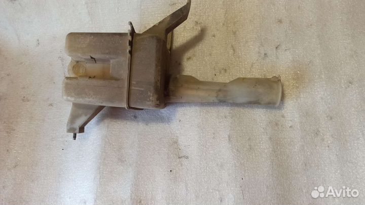 Бачок стеклоомывателя Toyota Carina ED