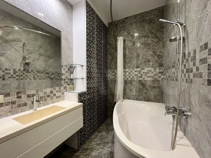 2-к. квартира, 80 м², 4/10 эт.