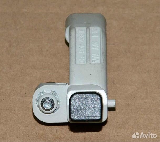 Датчик коленвала Skoda Octavia A7