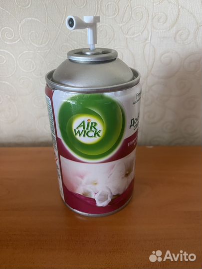 Автоматический освежитель воздуха Air Wick