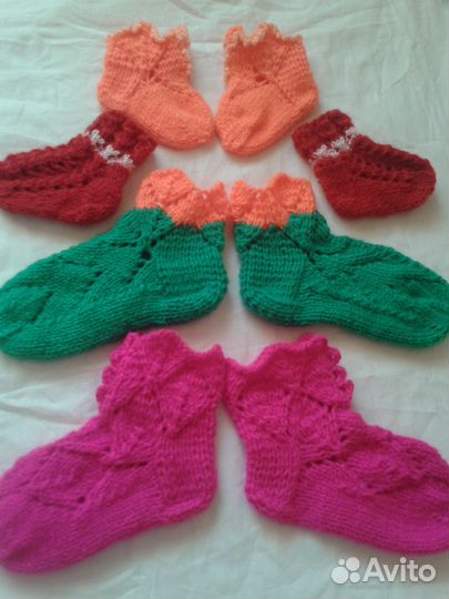Вязаные носки и варежки
