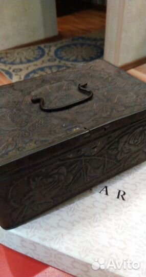 Коробка жестяная винтаж