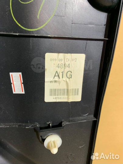 Обшивка двери передняя правая Nissan X-Trail HNT32