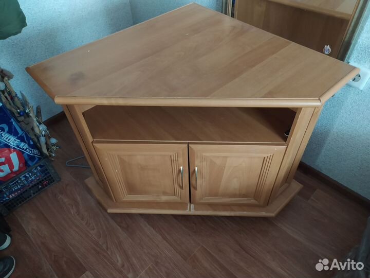 Тумба под телевизор угловая