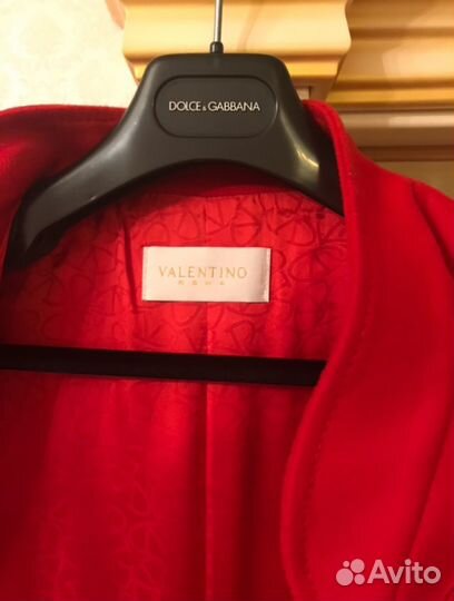 Пальто женское Valentino