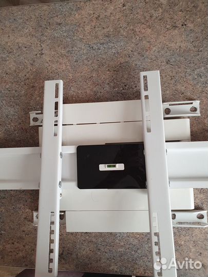 Кронштейн для телевизора на стену повортный