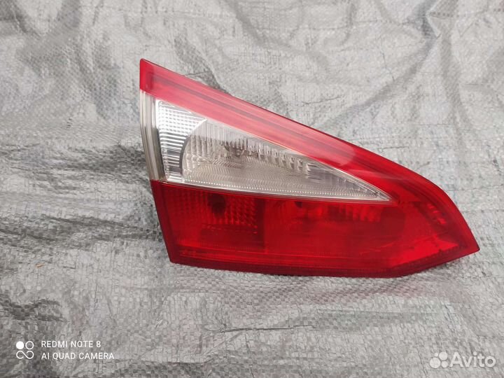 Левый внутренний фонарь фокус 3 универсал