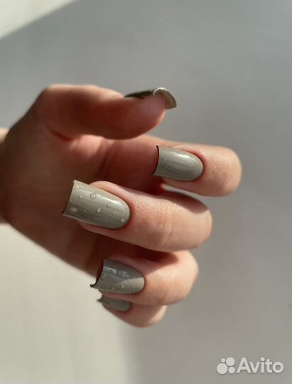 Маникюр с покрытием гель-лаком