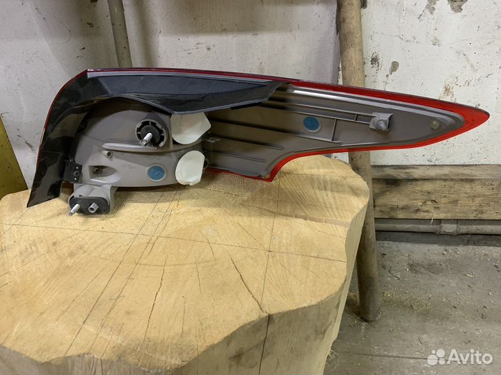 Задний левый фонарь Ford Focus 3