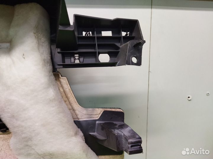 Обшивка багажника правая Volkswagen Touareg NF 7P5