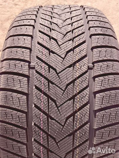 iLink SnowGripper II 295/40 R21 122U