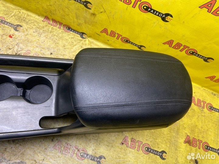 Подлокотник Kia Sportage SL G4KD 2013