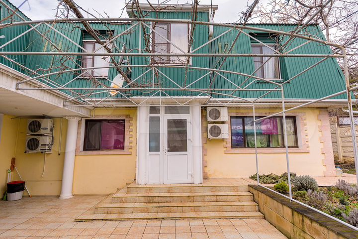 Дом 402,8 м² на участке 4,8 сот.