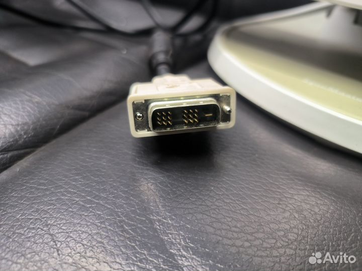 Монитор Samsung