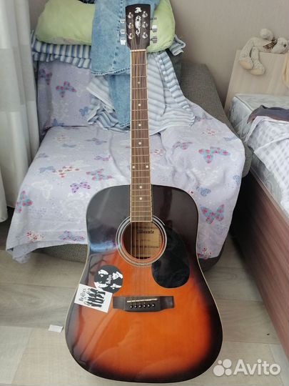 Акустическая гитара