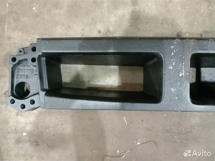 Балка поперечная передняя Volvo FM-truck 21718915