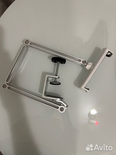 Держатель для планшета/портативного монитора