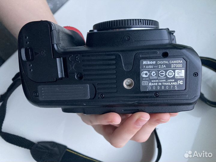 Зеркальный фотоаппарат Nikon d7000 body