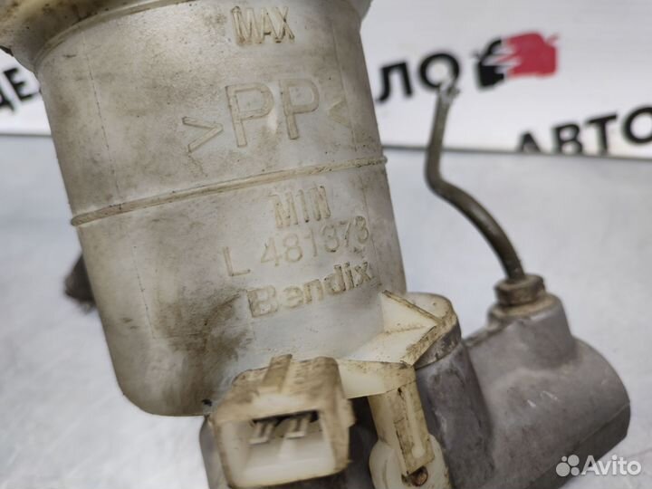 Главный тормозной цилиндр Volvo S40 1997 г.в