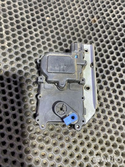 Сервопривод замка багажника Hyundai Santamo