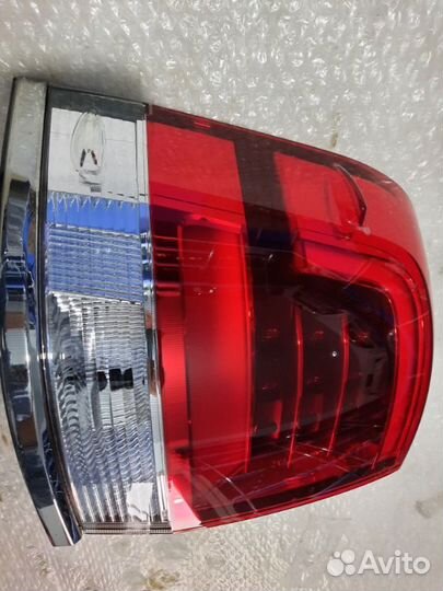 Фонарь наружный задний левый Тoyota Land Cruiser