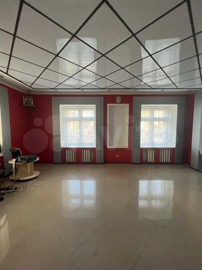 Торговая площадь, 65 м²