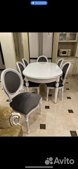 Столы и стулья