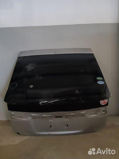 Продам дверь багажника Toyota Prius 30